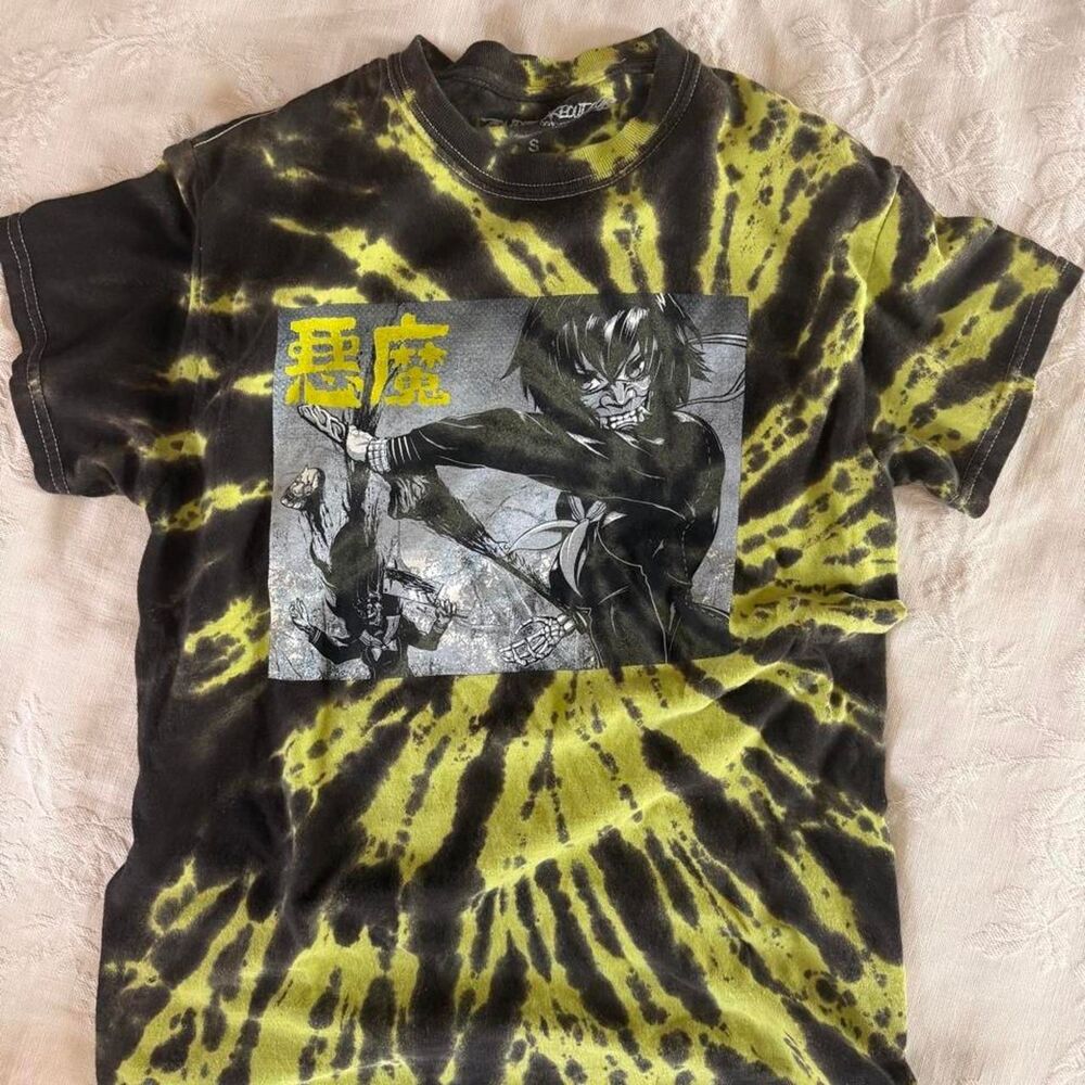 Hot-topic Women's Green and Black Anime Tie Dye T-shirt